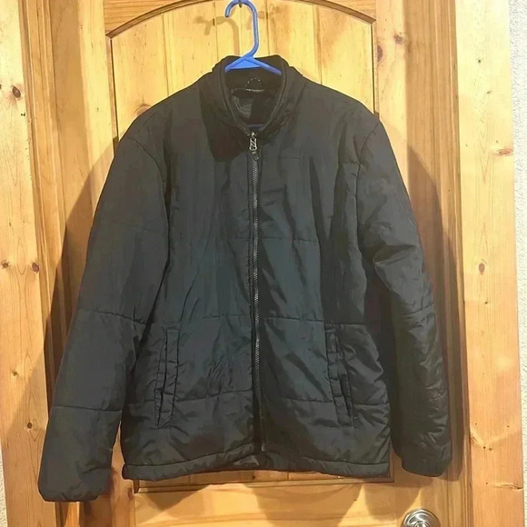 Swiss Tech 100% Polyester Size Medium (38-40) - Picture 7 of 7